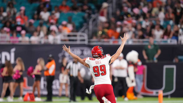 Bears New Kicker Trenton Gill